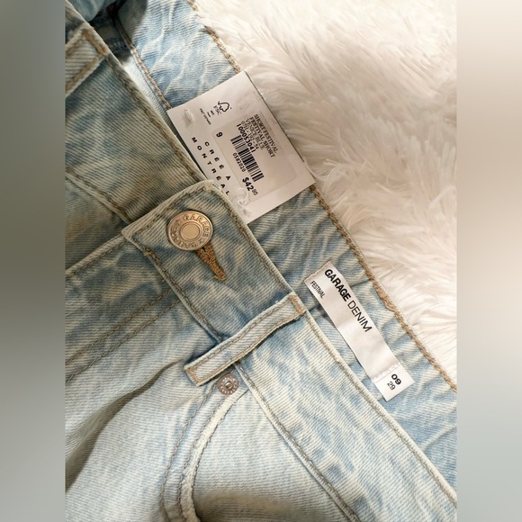 Garage Denim Women’s Festival Short Light Blue Denim Size 9 Distressed NWT - Picture 3 of 5